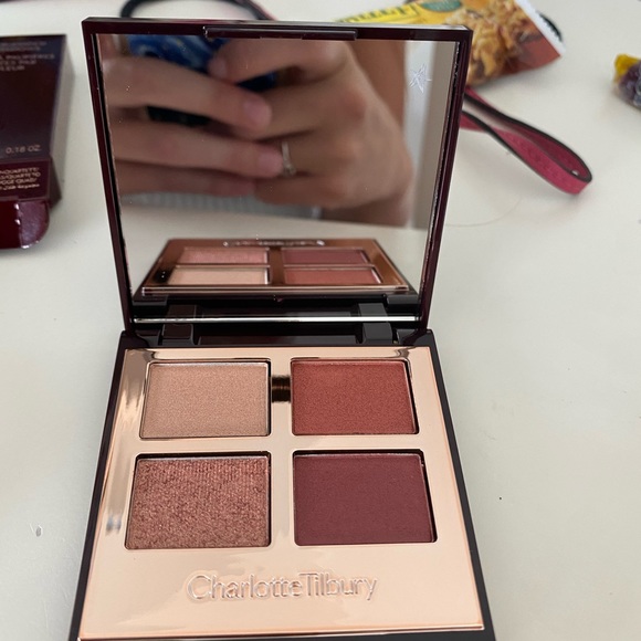 Charlotte Tilbury Walk of No Shame Eyeshadow - Picture 10 of 15
